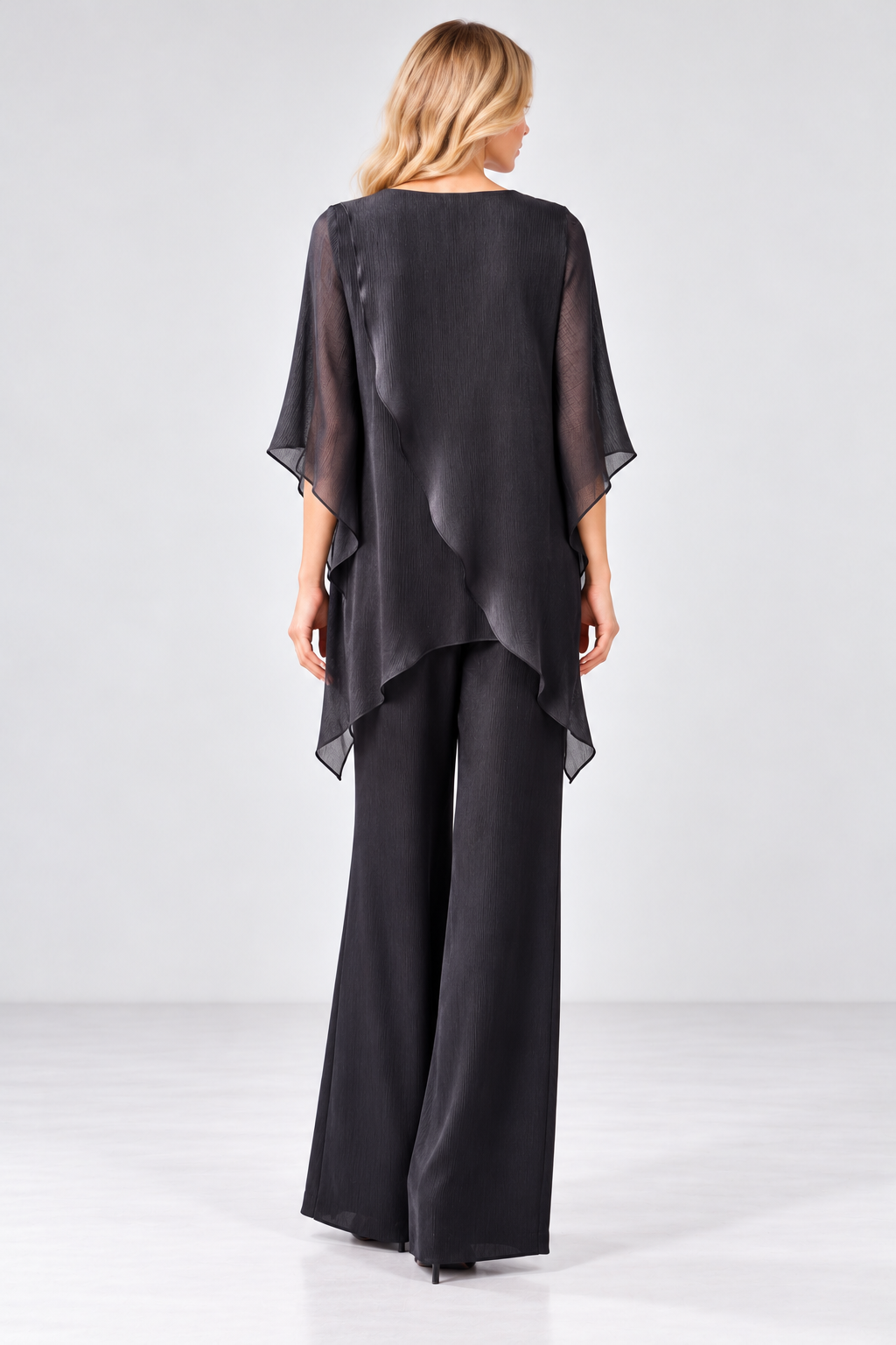 Compleu damă elegant cu pantaloni largi și bluză asimetrică – negru