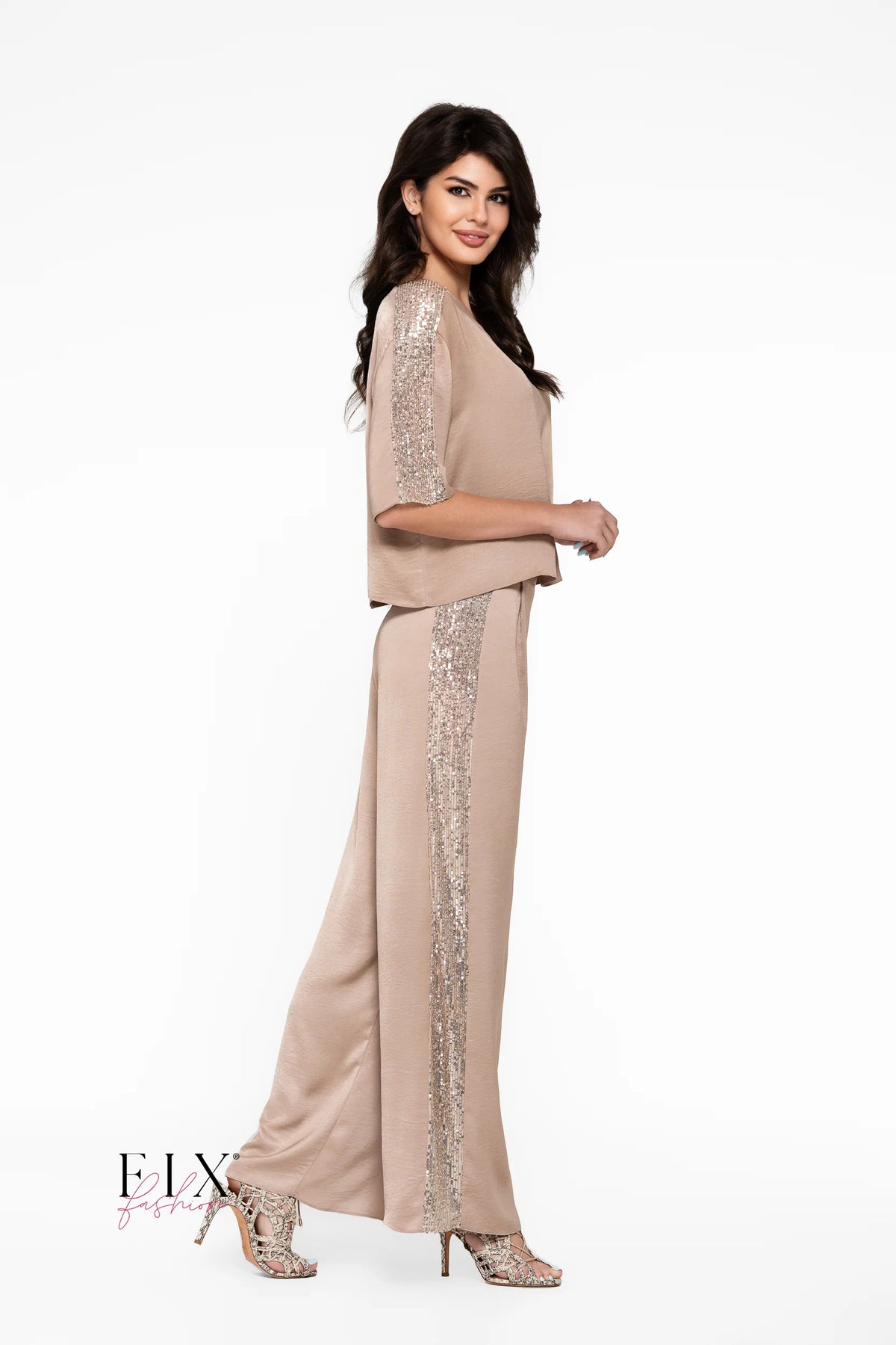 COMPLEU ELEGANT CU VIPUSCA