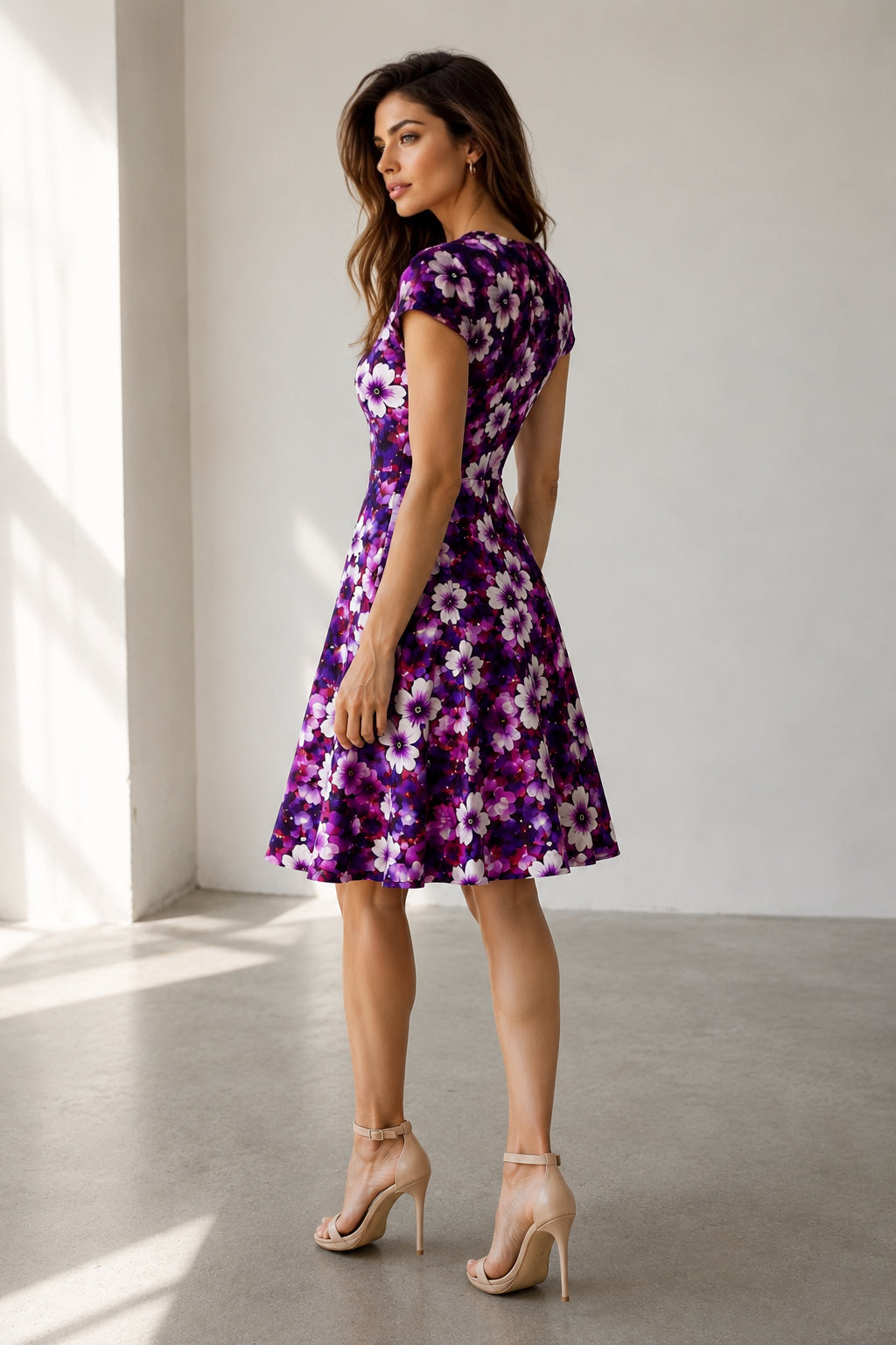 Rochie Scurtă Eden — Grădină Înflorită